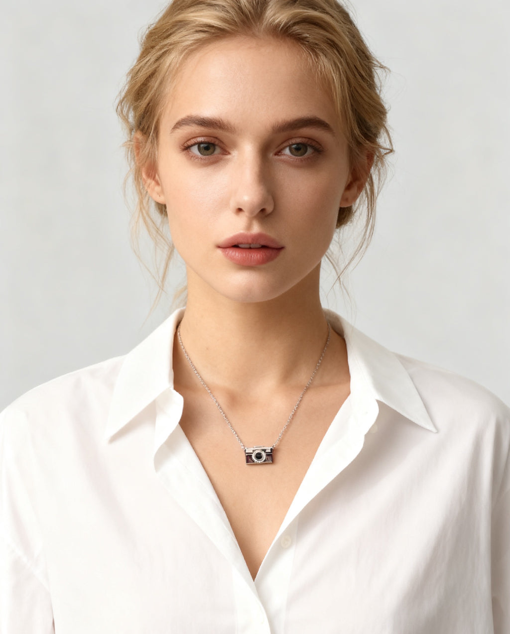 「Vintage Camera」 Custom Projection Necklace