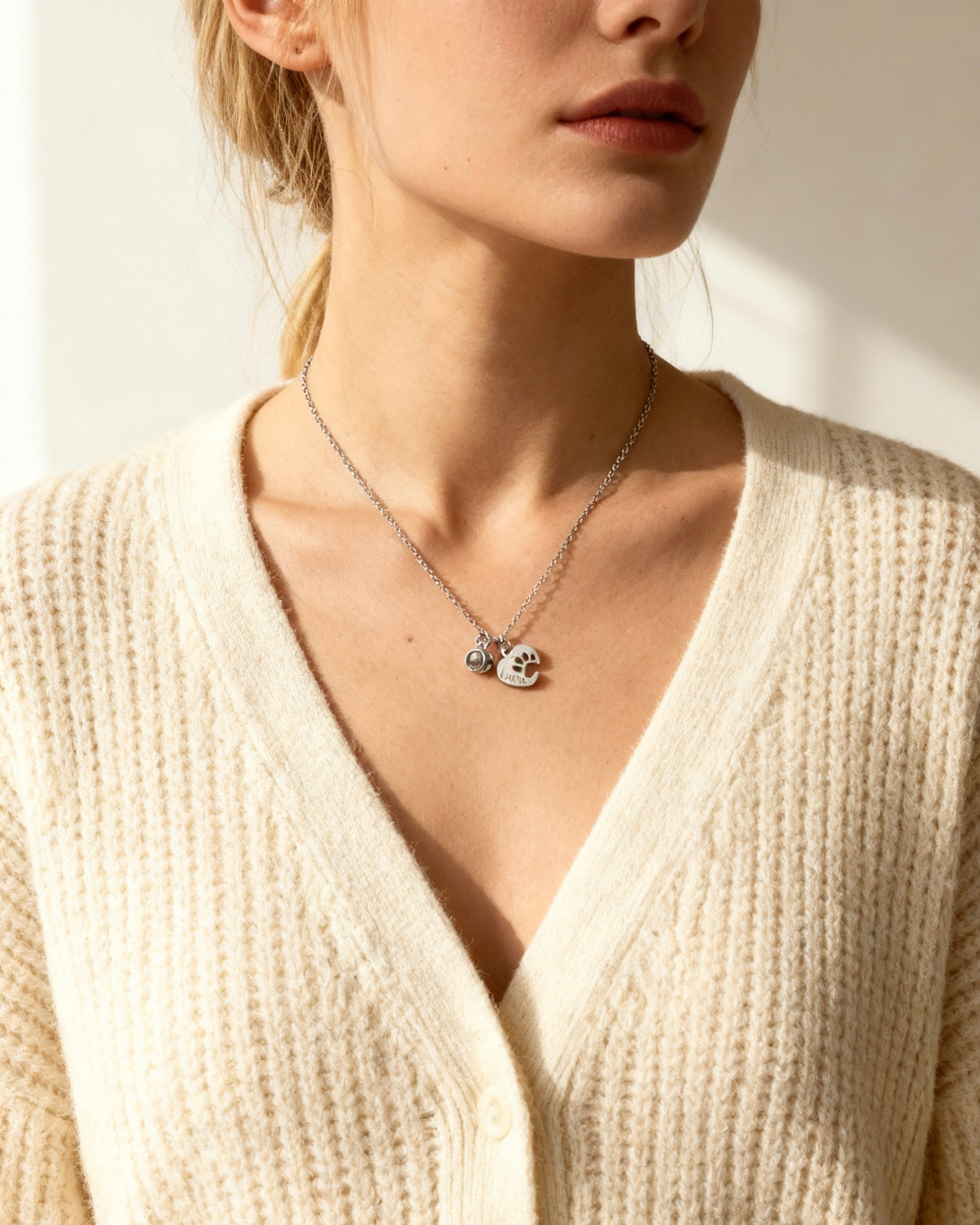 「Paw Print Imprint」Custom Projection ＆Engraved Necklace